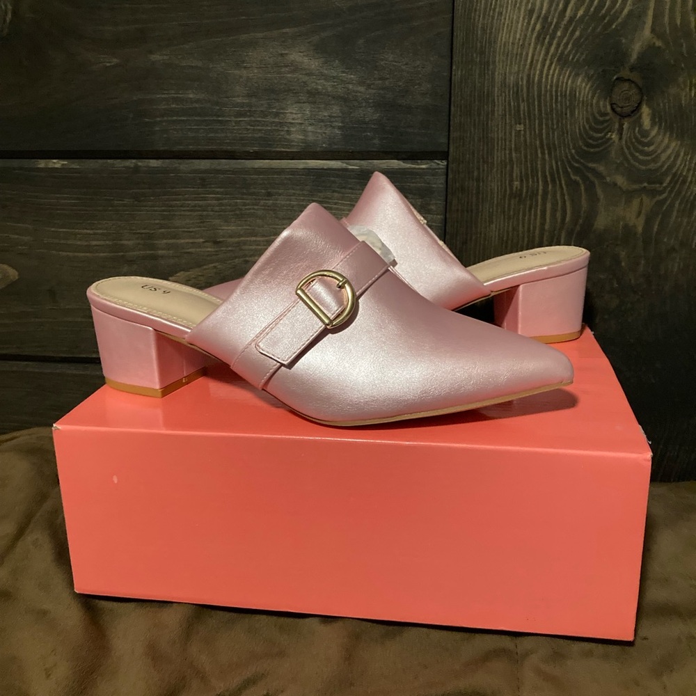 Allegra K Shiny Pink Mules with Buckle, chunky heel, new in box, size 9
